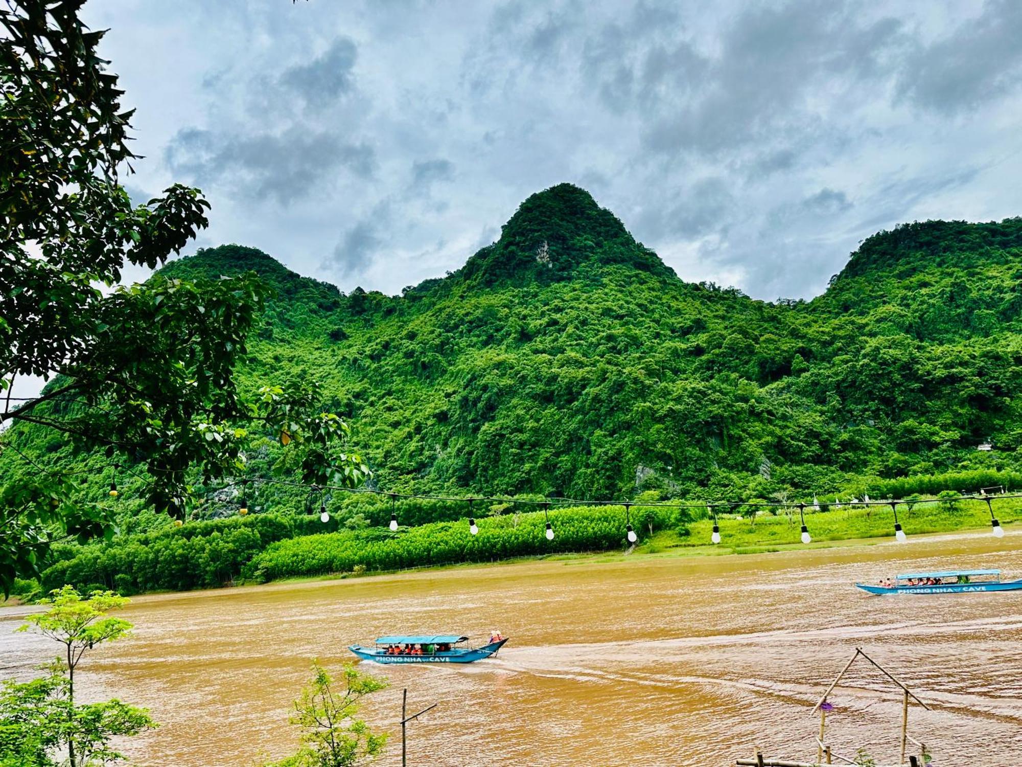 Son River House Phong Nha Bagian luar foto
